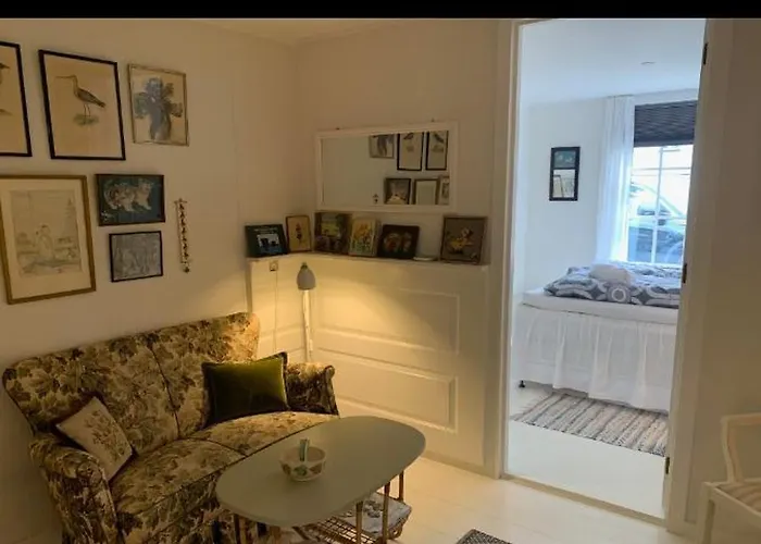 Hos Anna Bed & Breakfast 3*